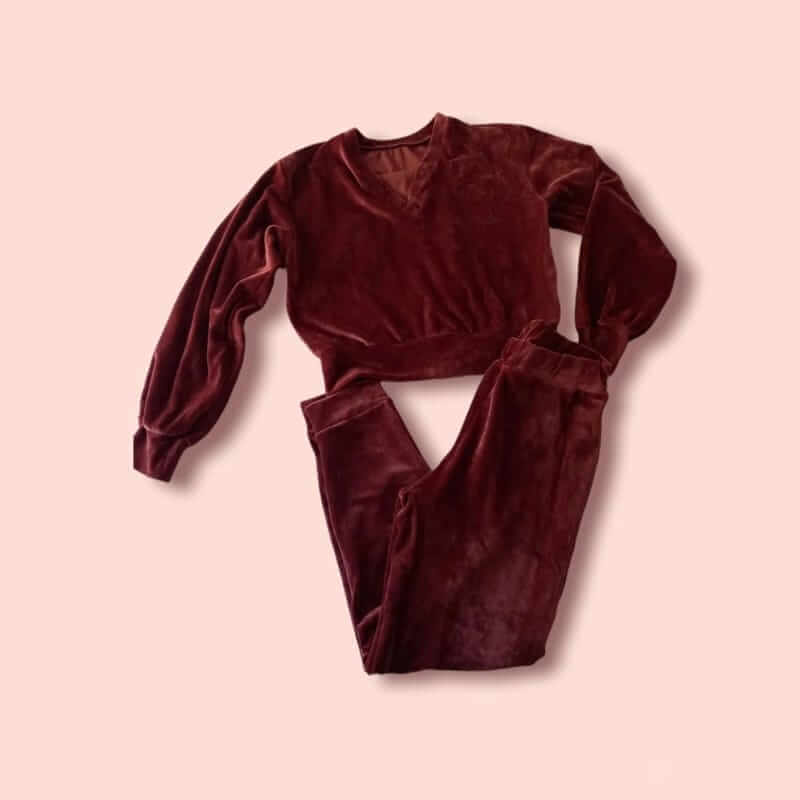 Conjunto de plush bordo